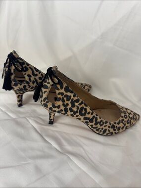 Leopard Print Pointed Toe Kitten Heel Pumps - Black & Tan